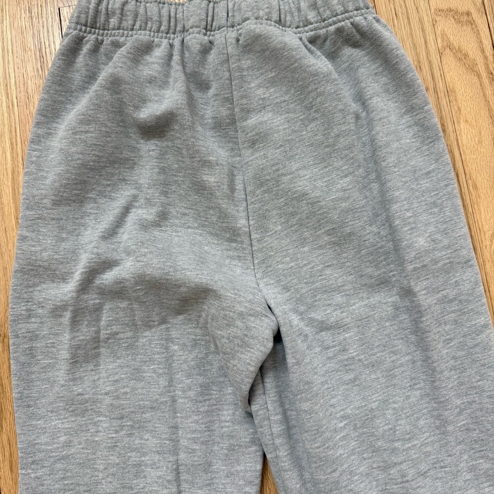 ALO Yoga Accolade Sweatpants in Athletic Gray - Picture 7 of 8